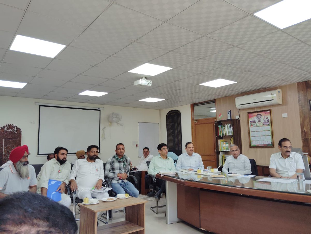 Tveer_13's tweet image. हम किसानों की पोर्टल की आ रही समस्याओं के समाधान के लिए मिले ,सरकार को मेरी फसल मेरा वयौरा में सुधारों के लिये सुझाव दिये ,

#Fasal