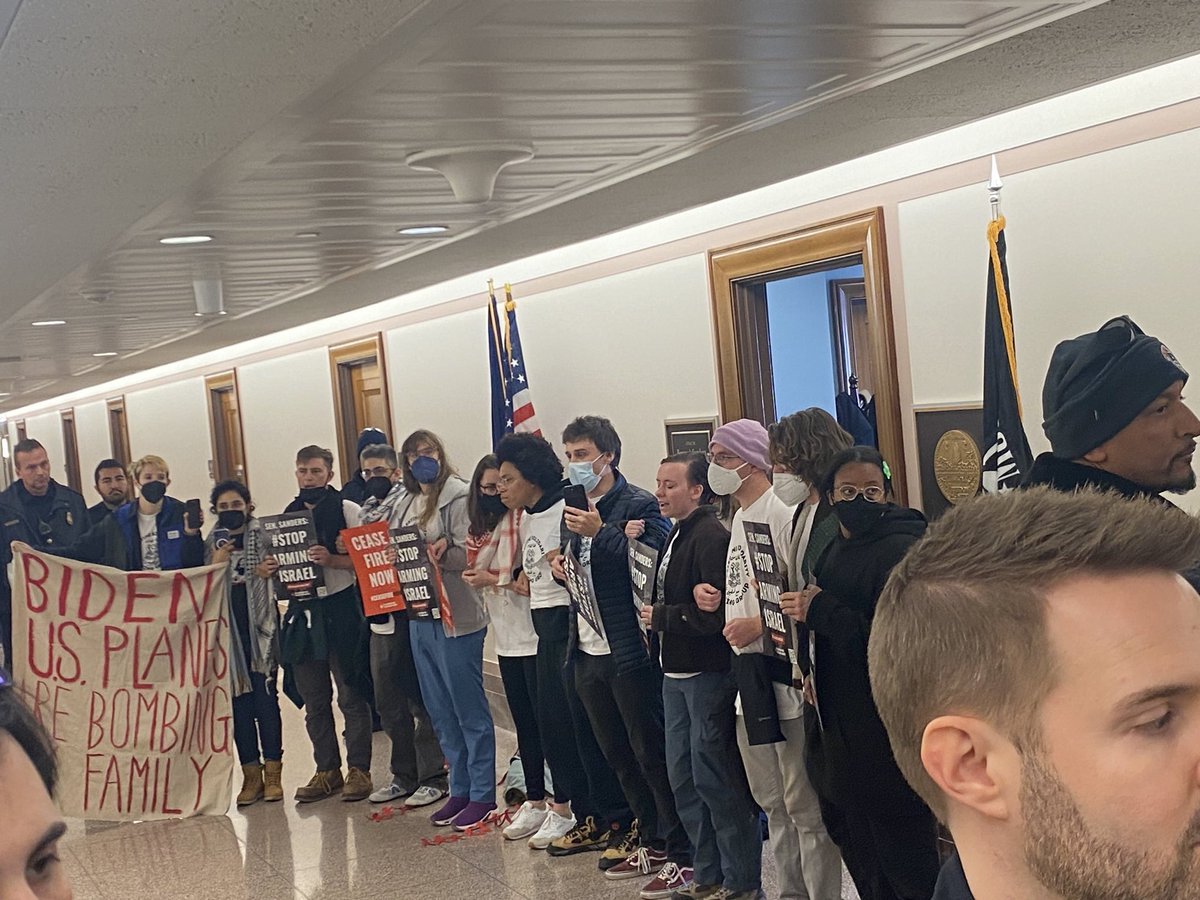 JessicaLBurbank's tweet image. Capitol police have been called to Bernie Sander’s office. It is looking increasingly like Pro-Palestine protestors calling for a ceasefire now will be arrested.