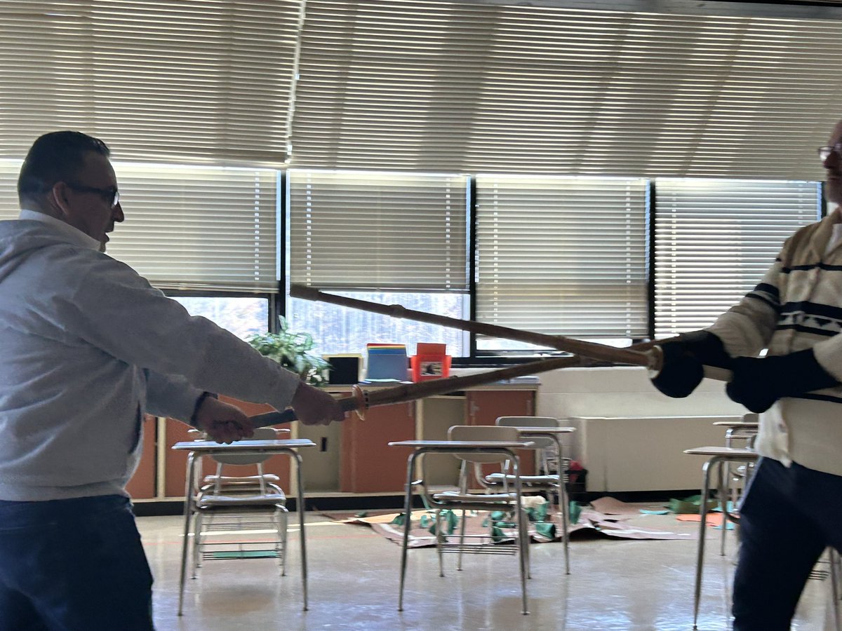 Play Prep!!! <a href="/VCNajera/">Vilma Nájera, Principal</a> <a href="/NadyaBriggs/">Nadya Briggs-WMHSAP</a> <a href="/AP_Mr_Wiggins/">Marcus Wiggins</a> <a href="/AP_DrValverde/">Francisco J. Valverde-Daniels -WMHS AP</a>