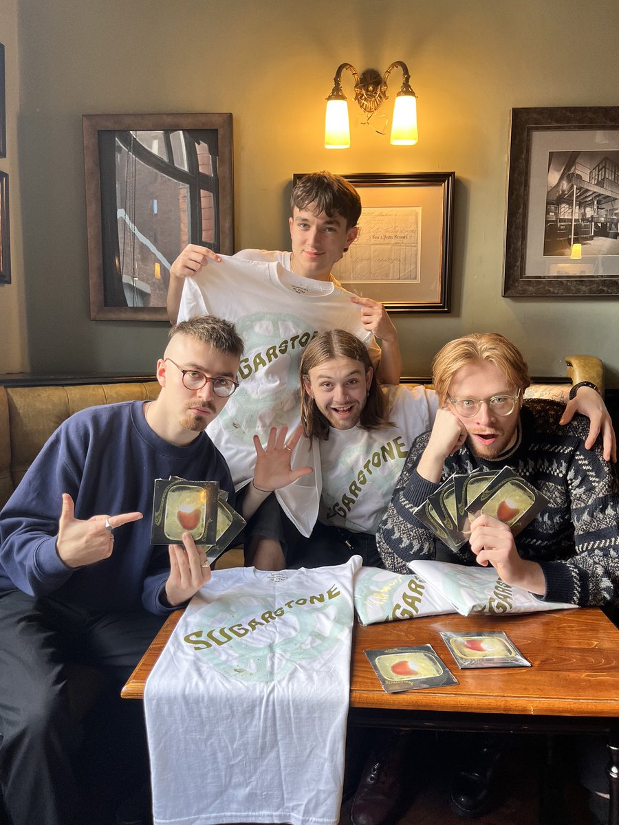 sugarstoneband_'s tweet photo. Stocked up on  brand new tees and CD copies of our new EP.
Both will be for sale at our headline next Friday at @lowfourstudio or head to the link in our bio to get a CD &amp; ticket bundle…

Also £5 off a new t-shirt for anybody who comes to our show wearing an old Sugarstone tee👀 https://t.co/78fZEVvjM7