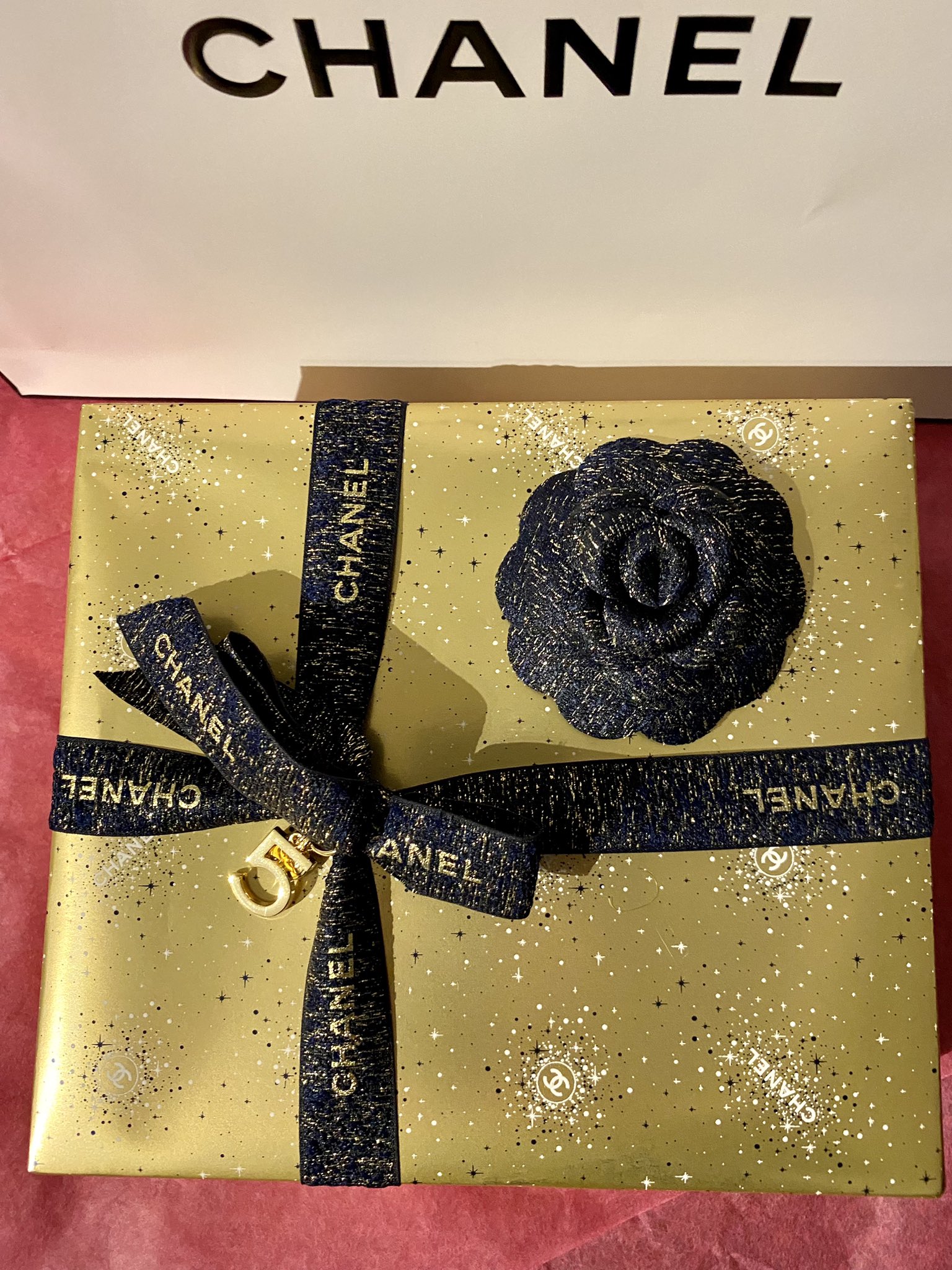 Cookie Gigan on X: How gorgeous is this? Arrived last night from @HoltRenfrew  Chanel Beauty Boutique Bloor Street. So beautifully wrapped in this years  paper,ribbon &the gold and navy holiday camellia. I
