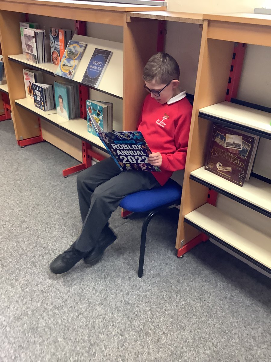 StPhilipsY6A's tweet photo. We enjoyed an afternoon visit to Westbrook Library today. We have some real bookworms in our class 📚 @StPhilipCEAP #teamstphilips https://t.co/iivP2GYlJS