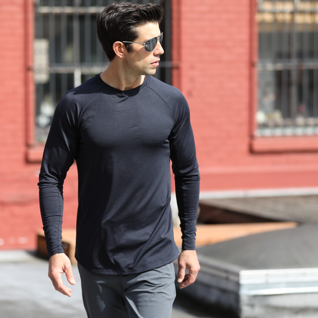 truwearco's tweet image. Truwear has all your Fall Essentials in stock. Long-sleeve tees, joggers, hoodies, and crewnecks. Stock up now and get your closet ready for the cold.

#truwear #fallessentials #mensclothing #joggers #hoodies #crewnecks