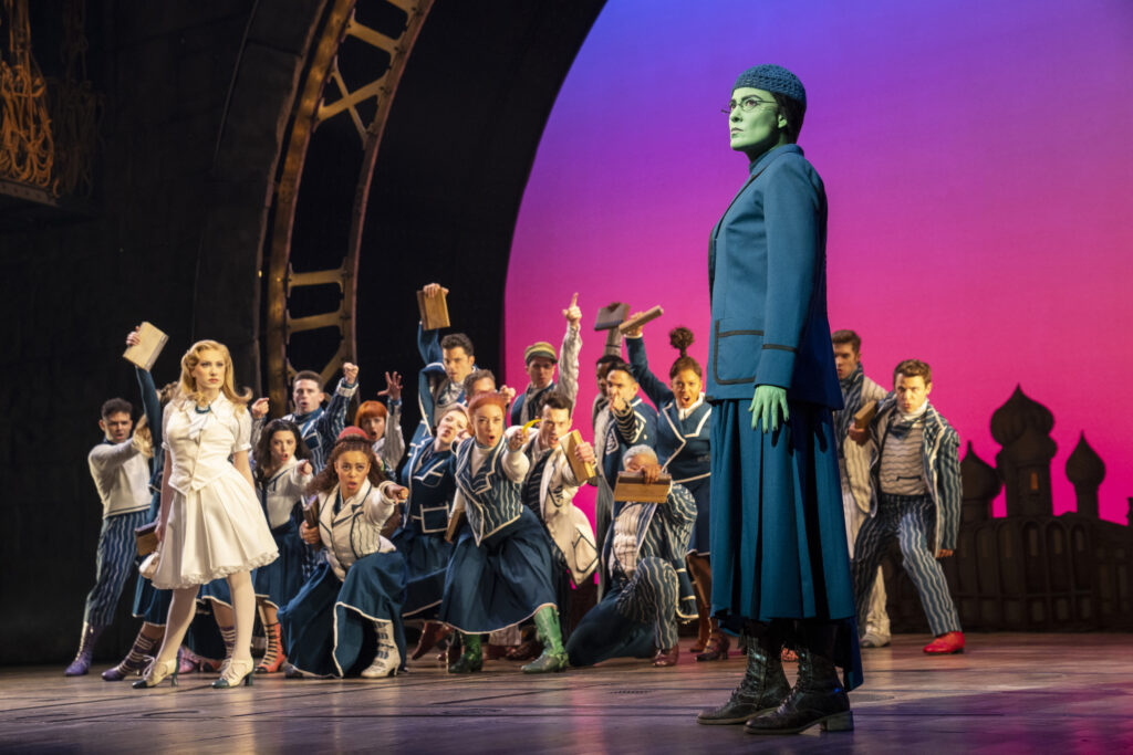 wicked_pics's tweet photo. ✨️ 2023년 브로드웨이 캐스트 (개막 20주년🥳🎉)
Alyssa Fox 엘파바
McKenzie Kurtz 글린다 https://t.co/AL31u5q96H