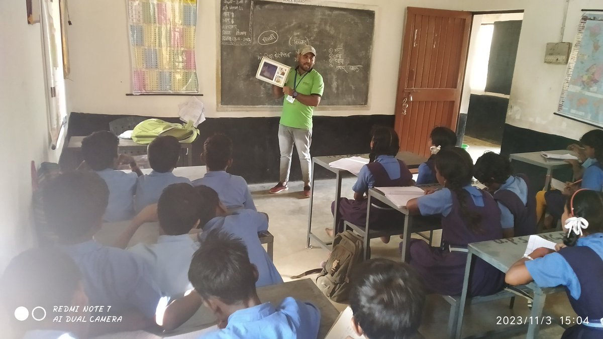 एम्बेड परियोजना के तहत माड्यूल के माध्यम से लोगों को मलेरिया डेगूं बिमारियों के बचवा से जागरूकता करते हुऐ और स्कूल के बच्चों मलेरिया डेगूं बिमारियों के बारे जानकारी दिया गया  दिनाँक-03/11/023
#Embed2EndMalaria
<a href="/sksomya/">Som Sharma</a> 
<a href="/Avdheshsingh_/">Avdhesh Singh</a> 
<a href="/Azadfhindia/">Azad Yadav</a>