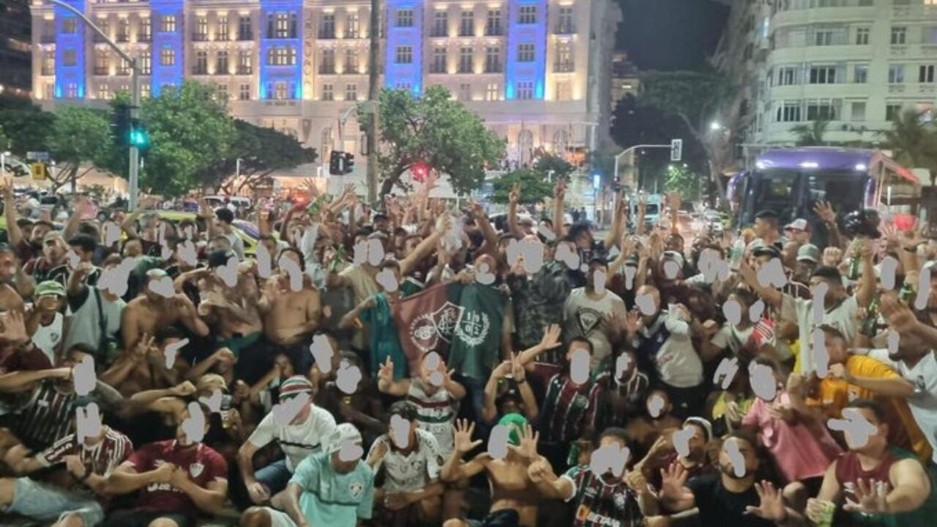 🚨🇧🇷 Por repetidos episodios de violencia, parte de la Barra del Fluminense fue sancionada por el Tribunal de Justicia de Río de Janeiro y se les prohibió asistir a los estadios durante 5 AÑOS.

Esto afecta a Young Flu y Força Flu, NO podrán estar mañana en la Final de la Copa