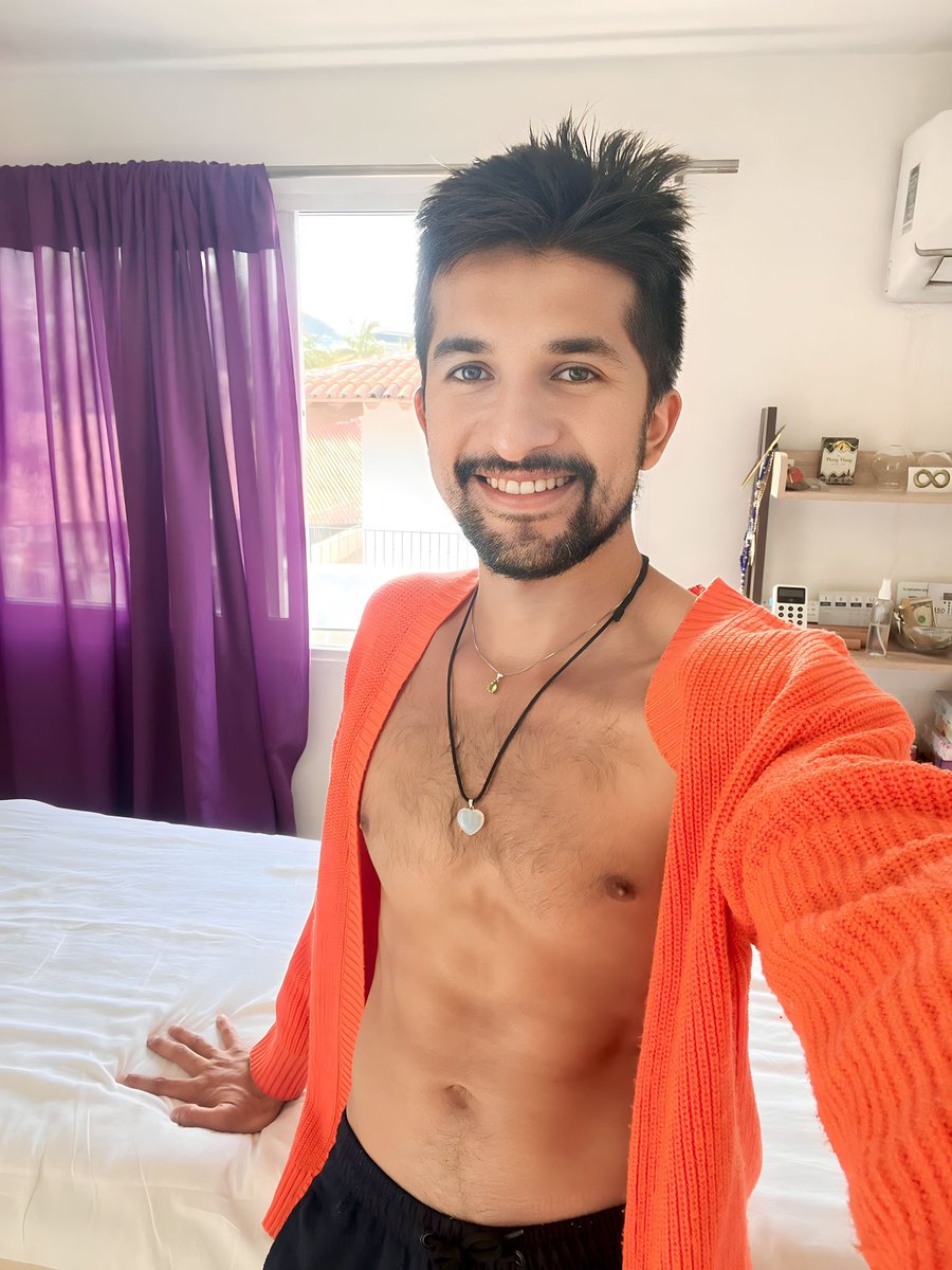 MHerMagic2's tweet photo. Hey everyone. I’m here again. I just want to say thank you for all the preference. i have a few openings this weekend. Let me know if you want be part. #massagetime #puertovallartagay #NOW #vibrandoalto #startyourdayright #BookToday #energyhealing #sensual send me a message https://t.co/hL1y33PuoF