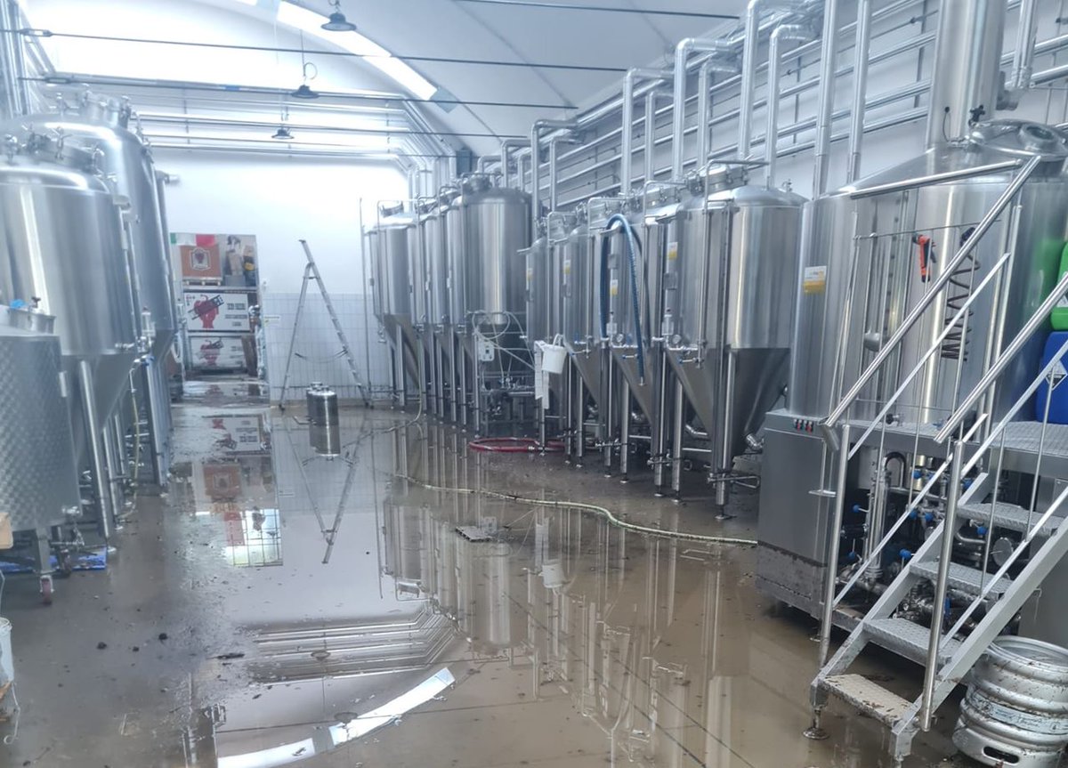 cronachedibirra's tweet photo. Situazione non facile per i birrifici #Mostodolce e #Badalà a causa della tempesta #Ciaran 

https://t.co/XMeMb4kE3h #Toscana https://t.co/pqkp3QzF86