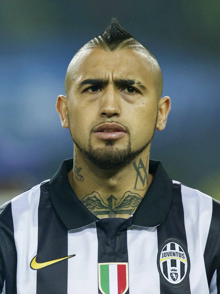 Some of y'all forget how INCREDIBLE Arturo Vidal was for Juventus in his  prime ⚪⚫🇨🇱 Quite literally did everything., image size:900x1200