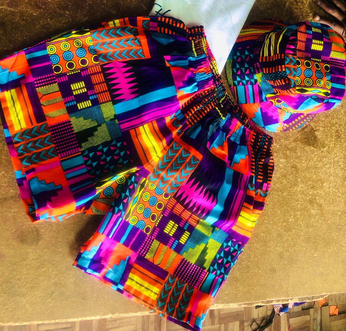 Can I get a 100 retweets 
Get him /yourself matching shorts and a bucket hat for just $12 .
Dm/app on 0783703025 🙏