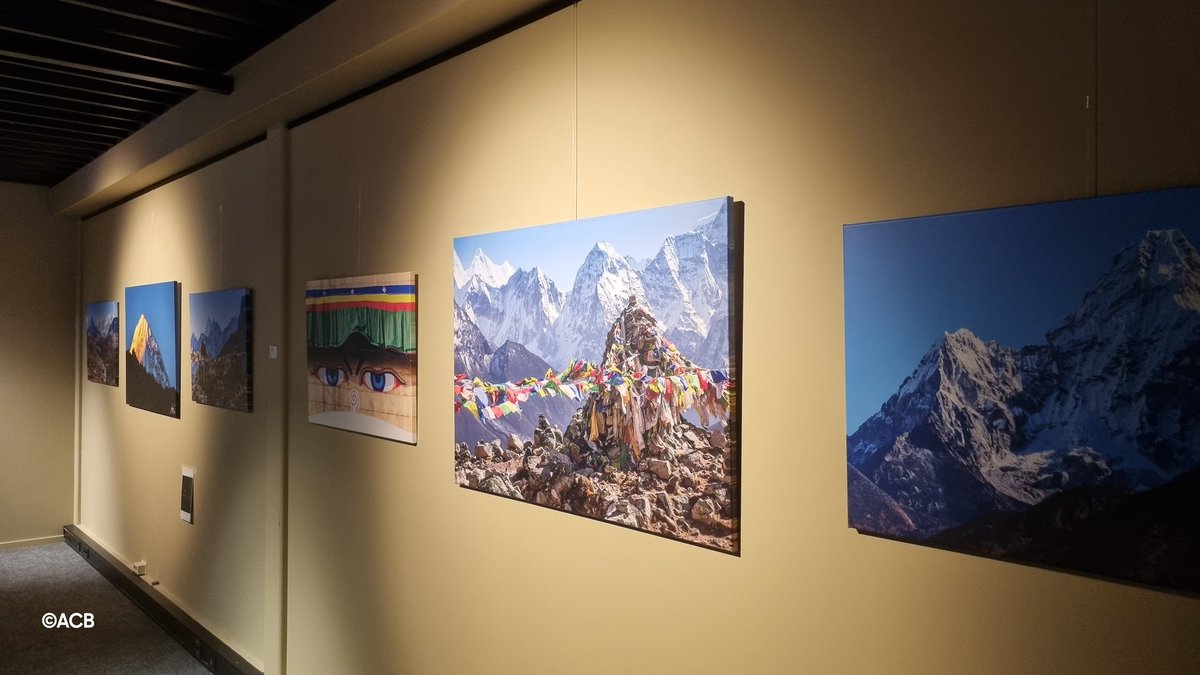 andrebrasse's tweet photo. Vandaag mijn #fotoexpositie ingericht in het Huis van Drenthe te #Dwingeloo. Blijft hangen tot eind januari. Natuur-en landschapsfoto's en foto's van de tocht naar Mount Everest base camp #ebc. https://t.co/AUKZTOH6R5