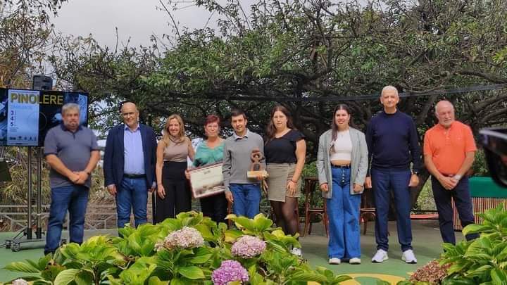 SerafinMesa's tweet photo. 🧺#Pinolere, La Feria, en noviembre.
👏Esta mañana se ha inaugurado la 38° Feria Regional de Artesanía de Pinolere en #LaOrotava. Un referente en #Canarias que hoy ha abierto sus puertas y entregado los Premios Cho Feriantes y el Premio de Artesanía Villa de La Orotava. https://t.co/zgTXFioE0g