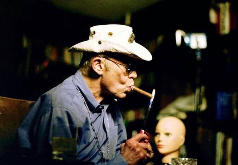 The brutal reality of politics 
would be probably intolerable 
without drugs.

— Hunter S. Thompson