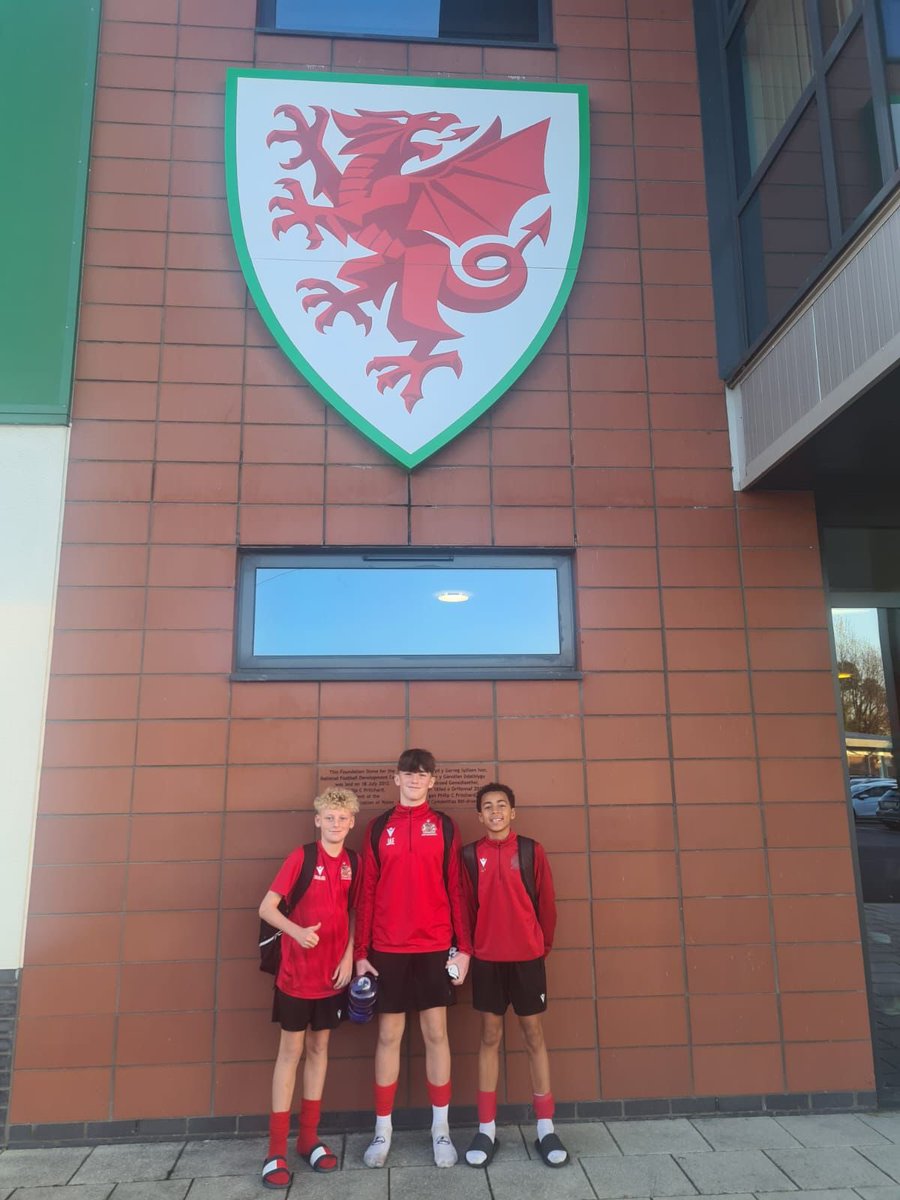 BTUAcademy (@btuacademy) on Twitter photo Great to see three of our academy players representing our club <a href="/BarryTownUnited/">Barry Town United</a> today at the <a href="/FAWales/">FA WALES</a> Regional Camps!
ππ Great to see three of our academy players representing our club <a href="/BarryTownUnited/">Barry Town United</a> today at the <a href="/FAWales/">FA WALES</a> Regional Camps!
ππ