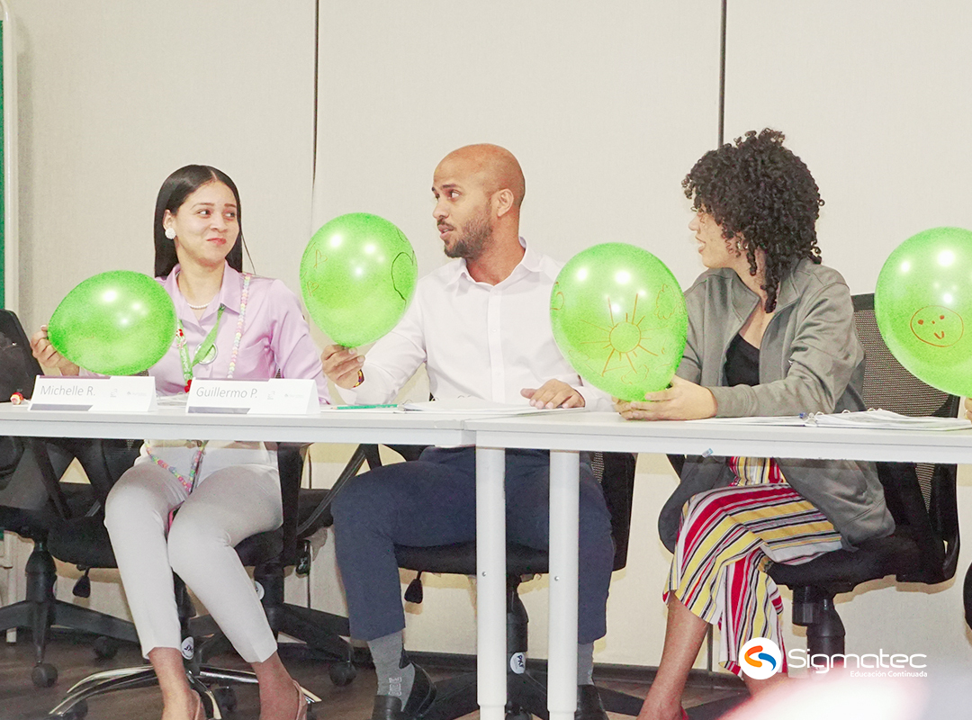 sigmatecdr's tweet image. 🌟 ¡Creando una experiencia de servicio extraordinaria! 🌟

¡Felicidades a todos los participantes por su dedicación y entusiasmo!

#Sigmatec #DesarrolloProfesional #Servicioalcliente #SENASA