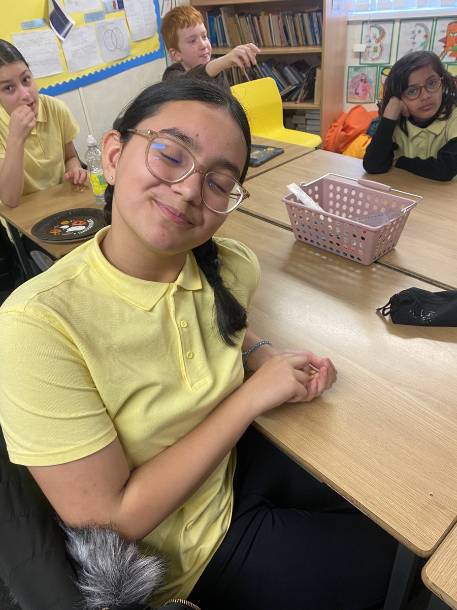 missokinloch's tweet photo. Instead of throwing away the seeds from our pumpkin carving, we collected them and our lovely SfLW, Mrs Cameron, took them home to toast. We loved trying them and decided they tasted like popcorn! 🎃🍿🌱@StFrancis_PS #LaudatoSi #LearningForSustainability https://t.co/WdnWzhd4Xg