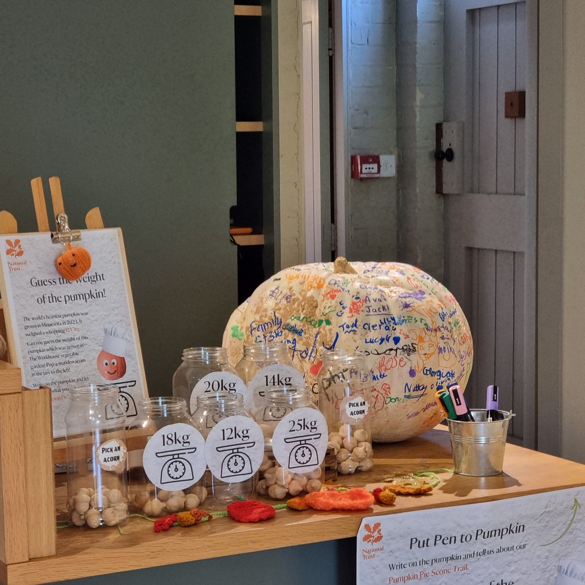There's still time to do some #pumpkin spotting around The Workhouse and Infirmary with our 'Pumpkin Pie Scone Trail' (£2 each). 

This special family trail is running until Sunday 5 November, which means there's not long to go until it's gone. Get one while you can.

#ntmidlands