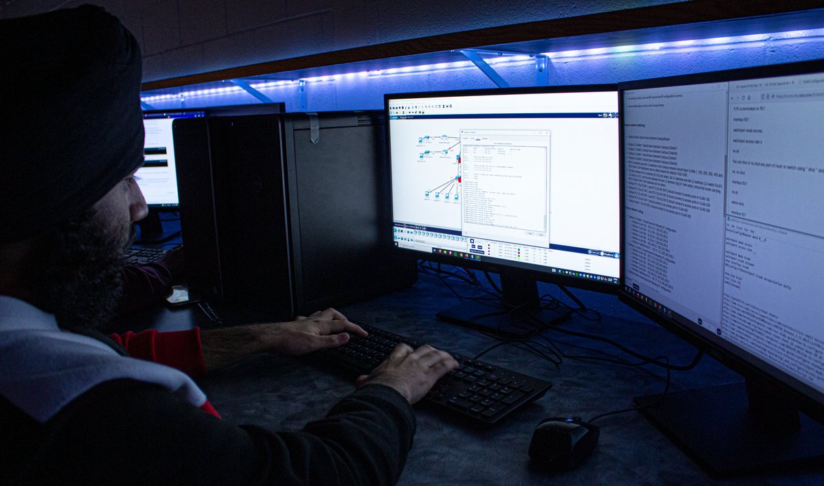 Sisler Cyber Academy tweet media