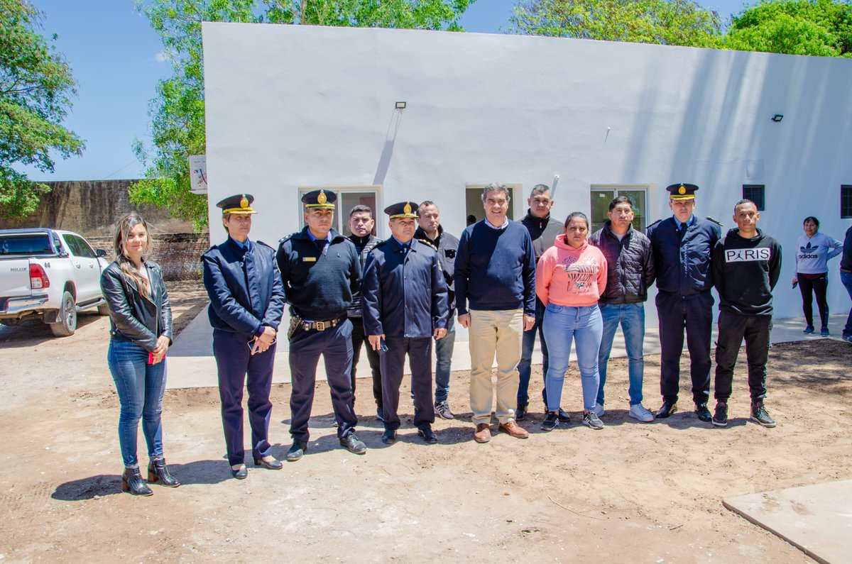 Llegamos a Campo Largo para inaugurar dos obras que impulsan la calidad de vida de la comunidad: la renovación integral de la Comisaría local y la apertura de la nueva Residencia de Adultos Mayores.