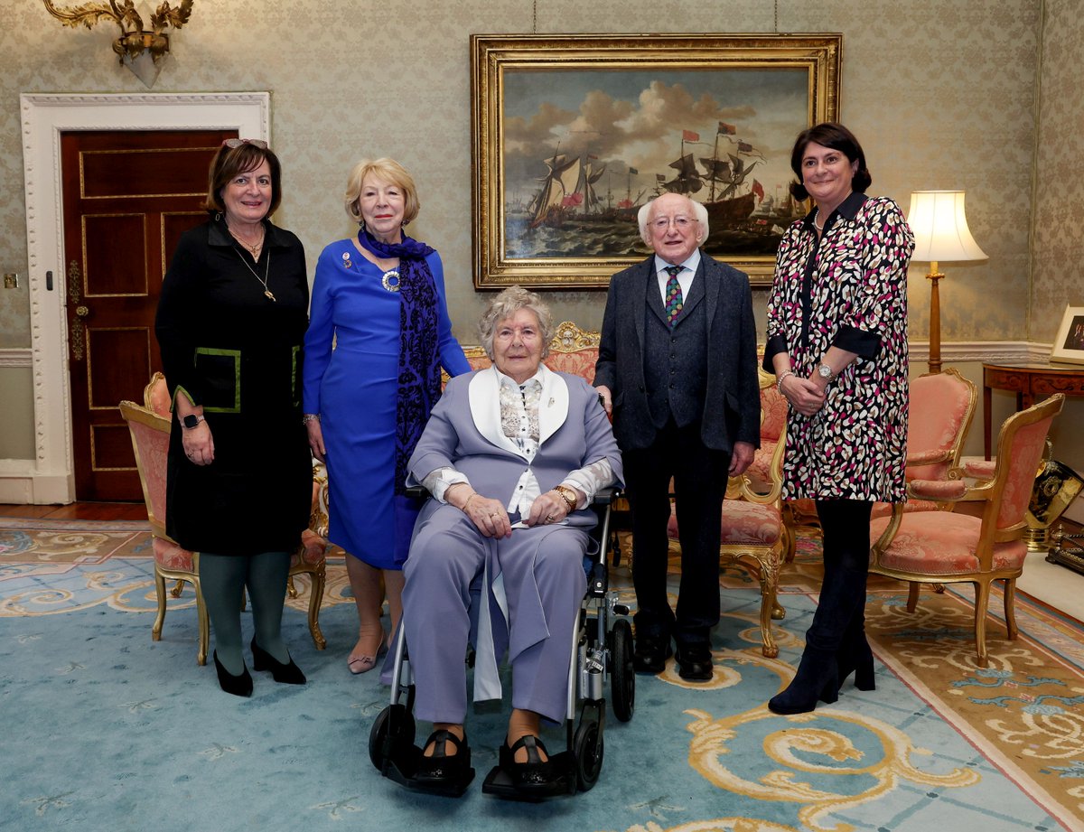 PresidentIRL's tweet image. President and Sabina Higgins yesterday hosted an afternoon tea reception at Áras an Uachtaráin for members of communities from around the country