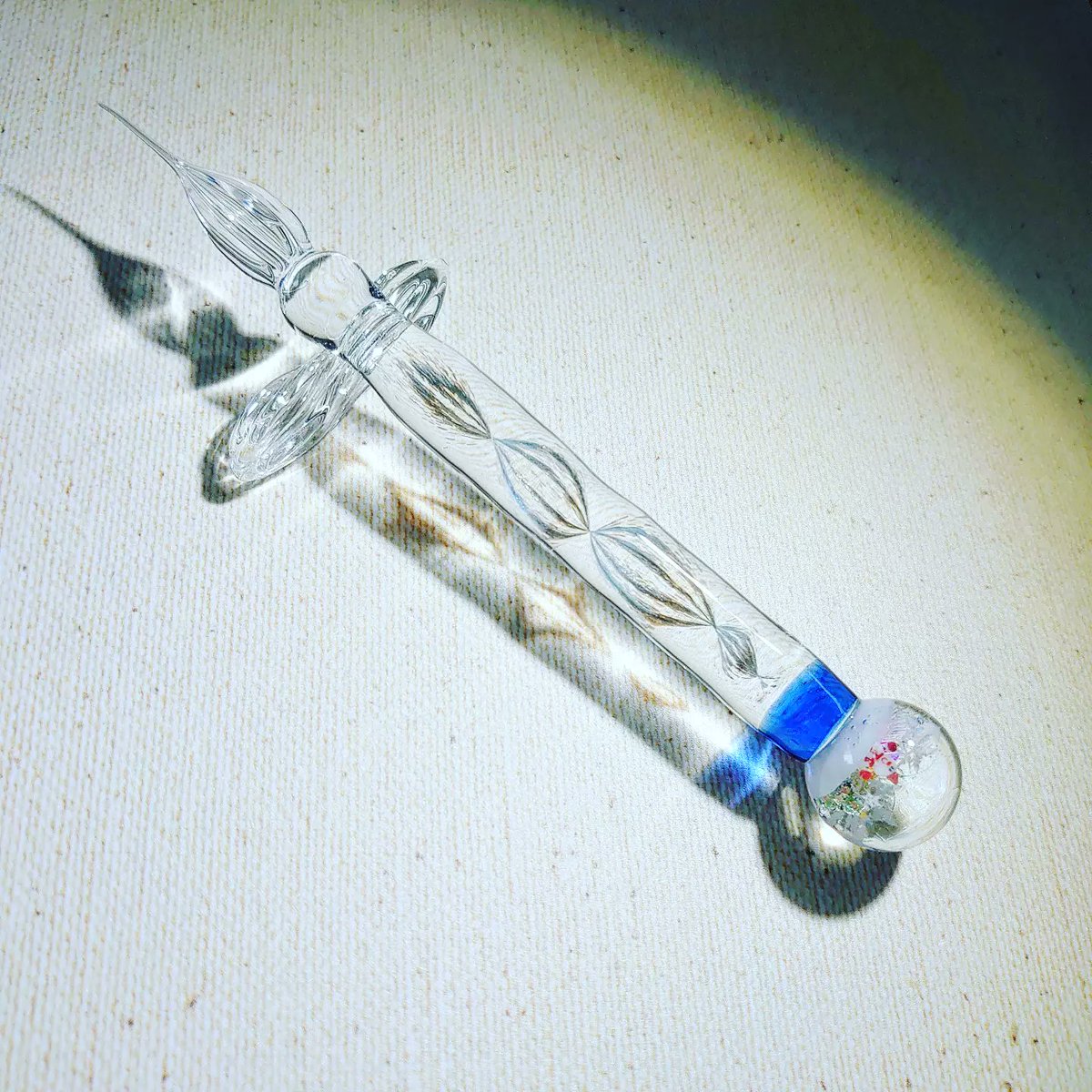 スノードームのガラスペンです。
#こういうの創ってます 
#ガラスペン