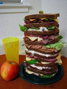 emilio__oilime's tweet photo. guys don't eat sandwiches like this anymore https://t.co/ykPfvc3VOM