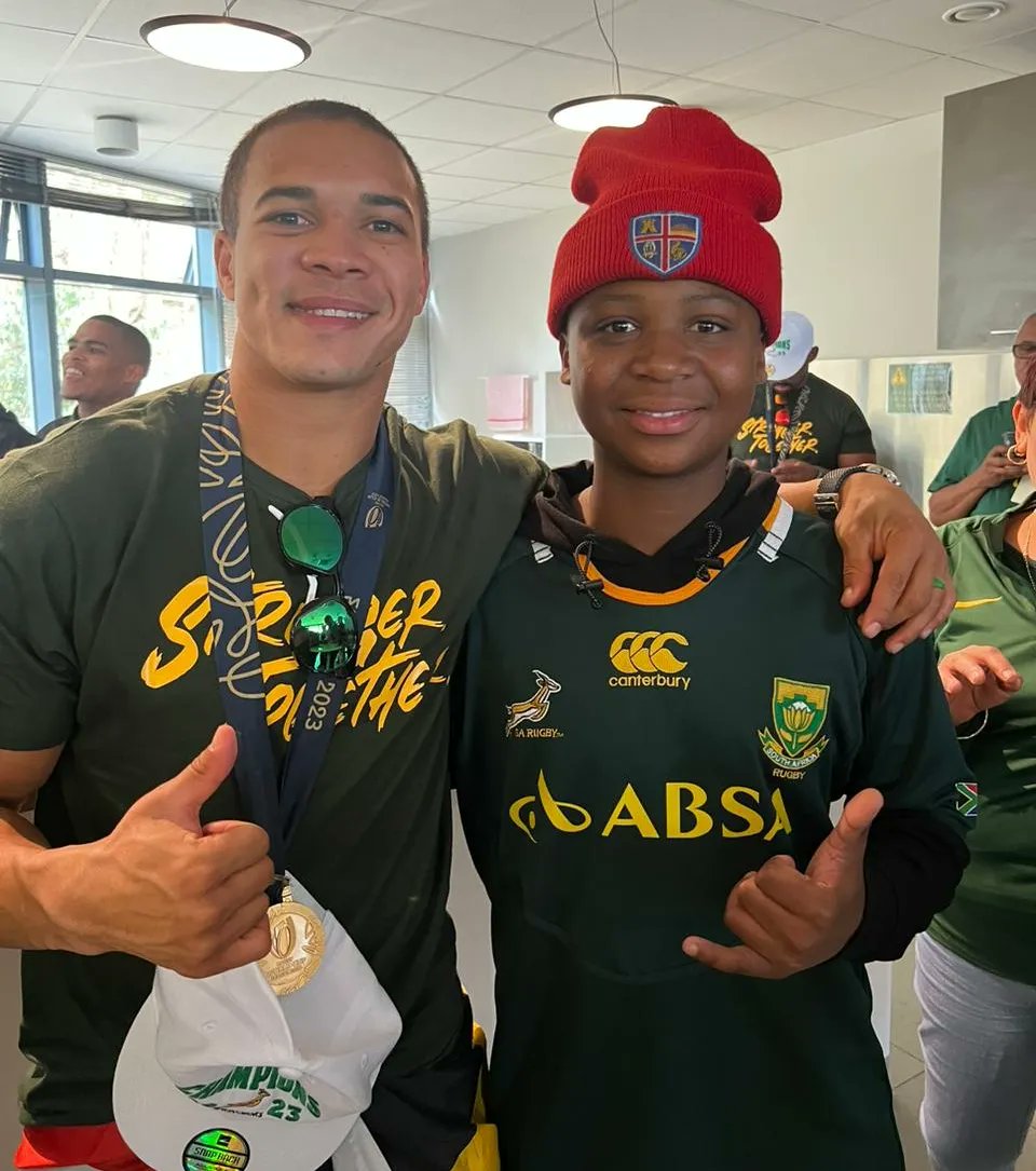 CheslinKolbe's tweet photo. Meet the Trend setter #elizabedi 🇿🇦🏆 https://t.co/RevLrLfr1Q