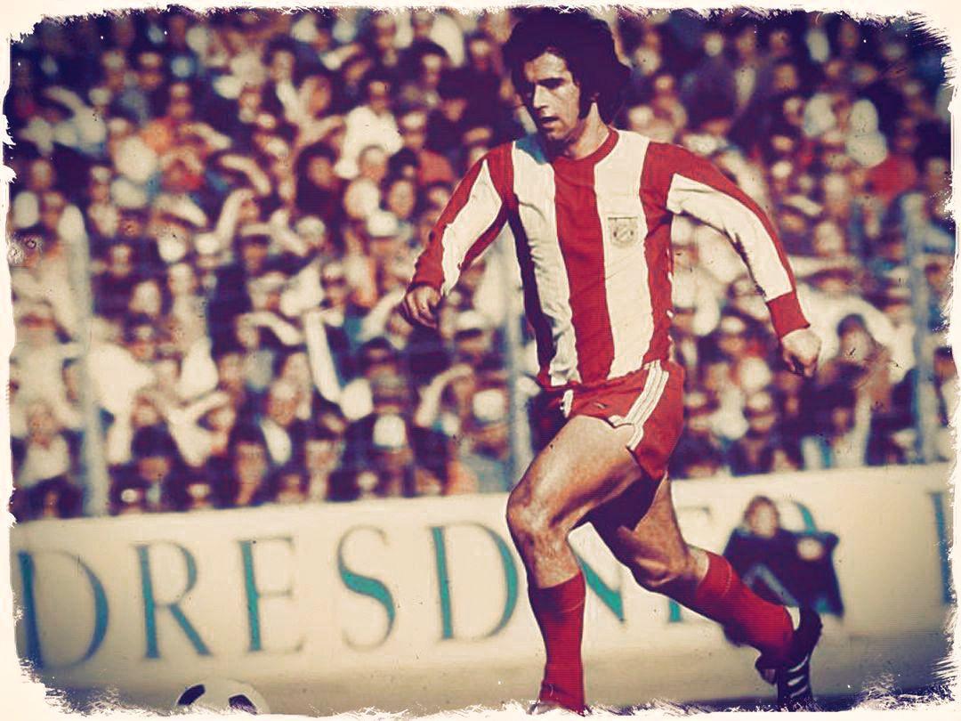 MIKFCB5178's tweet photo. Für immer einer von uns 🔴⚪💪
LEGENDE #4EverGerd https://t.co/X7jcMcMXVg