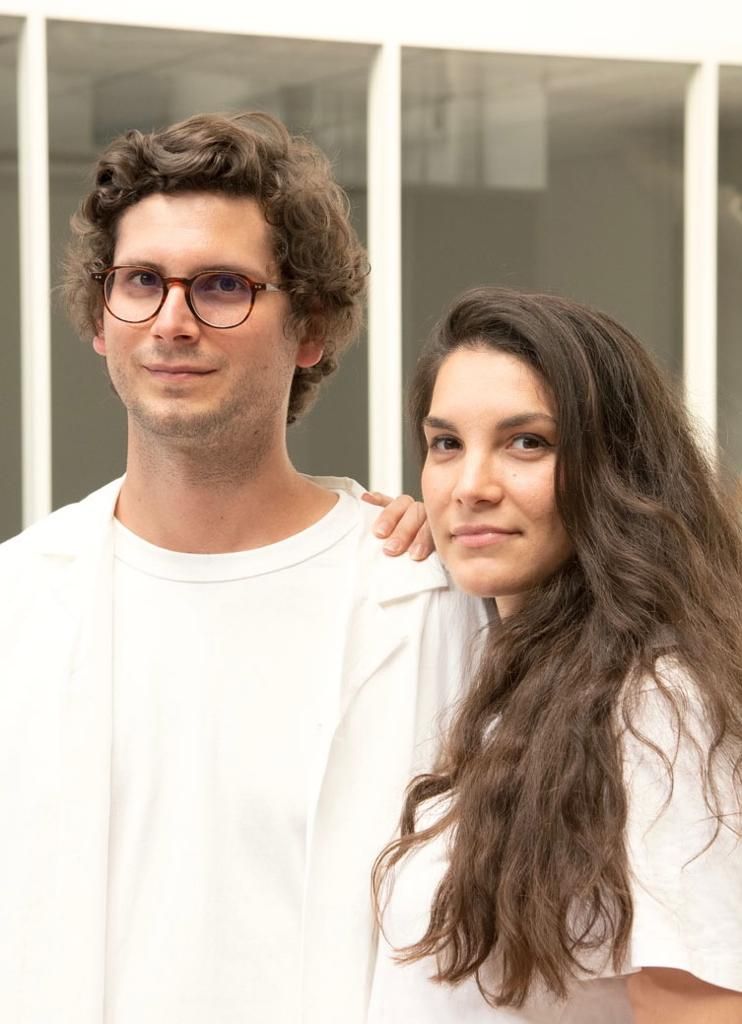 🌞 La direction artistique de la 1re édition de la #contemporainedenimes été confiée au duo Anna Labouze & Keimis Henni. Ils ont pensé un projet qui s’articulera autour d’une grande exposition à travers la Ville de @nimes, rythmée par de nombreux temps forts⚡️ #art