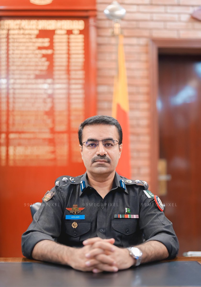 حیدرآباد پولیس کی جانب سے جرائم پیشہ عناصر کے خلاف کاروائیوں میں مختلف وارداتوں میں چوری و چھینی گئی 3 عدد کاریں، ایک درجن موٹر سائیکل، کیش رقم، 25 سے زائد موبائل فونز و دیگر سامان برآمدگی کے بعد انکے اصل مالکان کے حوالے کردیا گیا