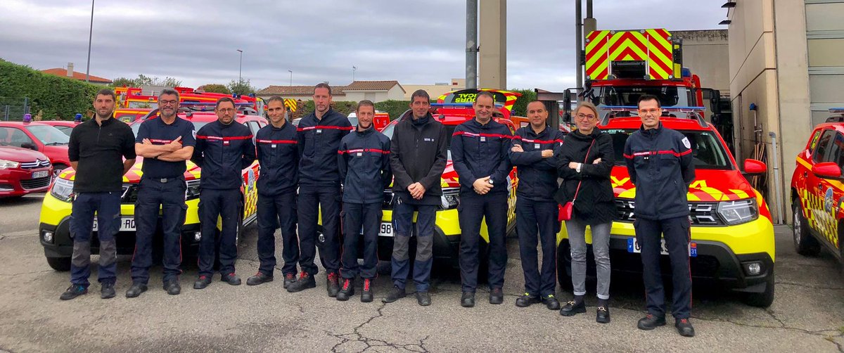 sdis31officiel's tweet photo. Fin octobre, le @sdis31officiel a réceptionné 5 véhicules spécialement conçus par et pour les sapeurs-pompiers du #SDIS31. Il s’agit d’un véhicule 2 en 1 qui sera affecté selon le besoin aux chefs de groupe #VLCG ou aux infirmiers #VLSM.
👉Plus d'infos sur https://t.co/oAbbRFu7EB https://t.co/CllEzfiuPW