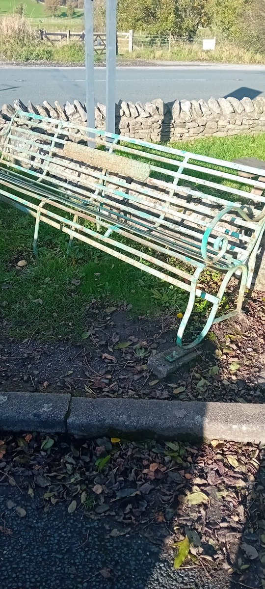 TheLengthsman's tweet photo. Parish Council have asked me to restore this commemorative #Bench outside the Crakeside Fish &amp; Chip Shop in #Greenodd #Benchman
#Restorer https://t.co/HZ2bxw9ZhD
