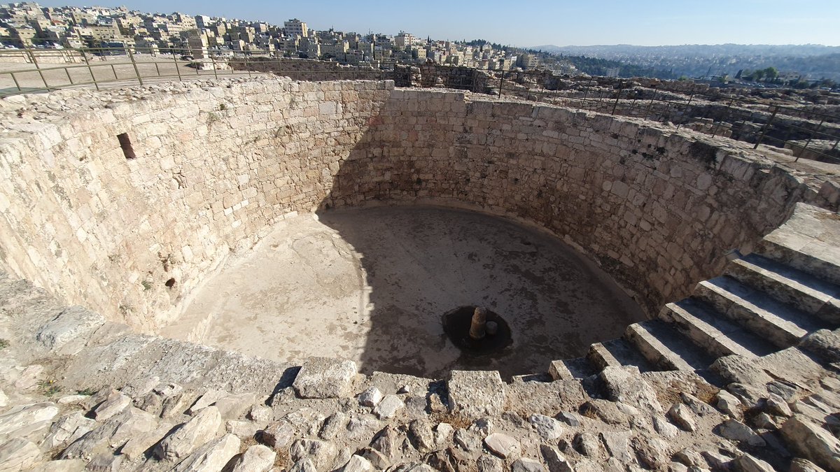 A 20m diameter by 7m deep hole that used to hold water- @LostFrontiersBD @gaffney_v reminds me of other big pits🤣