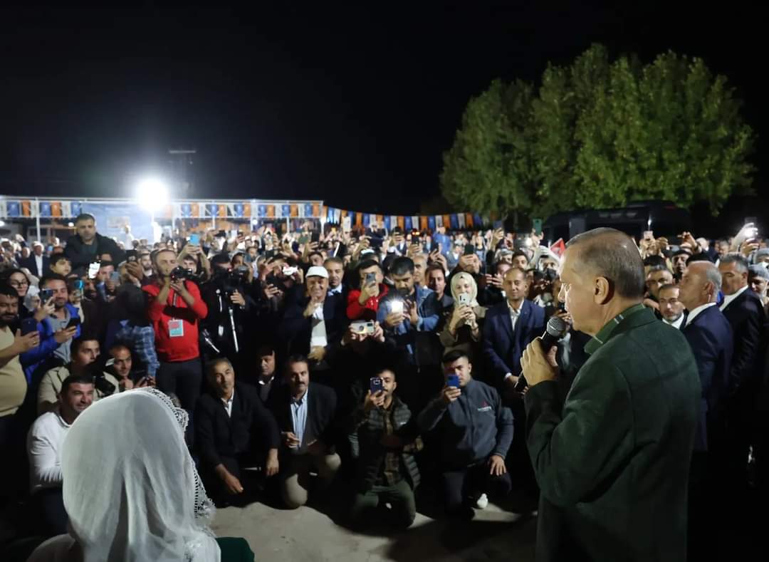 Genel Başkanımız, Cumhurbaşkanımız Sayın Recep Tayyip ERDOĞAN Liderliğinde;

Türkiye’yi 21 yıl boyunca hep 'Durmak Yok Yola Devam' diyerek büyüttük. 

Milletimize hizmet yolculuğu, #TürkiyeYüzyılı ile devam ediyor.

#3Kasım2002
#3Kasım2023