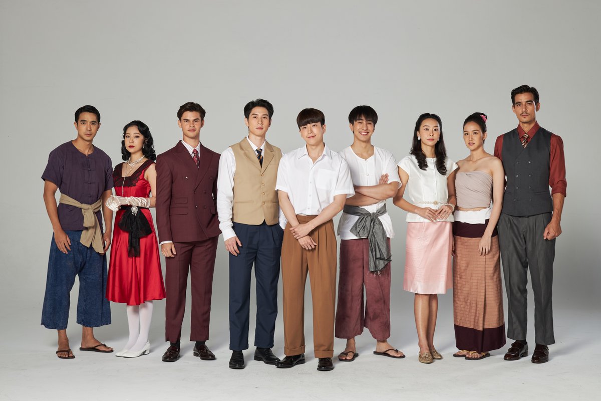 DeeHupHouse's tweet photo. 📜 ถึงหินกล่อม และผู้ที่ติดตามซีรีส์หอมกลิ่นความรัก

ขอบคุณทุกคนที่ร่วมเดินทางด้วยกันมาตั้งแต่วันแรกจนถึงตอนนี้
ขอบคุณสำหรับทุกกำลังใจ ทุกการซัพพอร์ต และทุกความคิดเห็นที่ส่งให้พวกเรา ขอบคุณนักแสดง และทีมงานที่ตั้งใจทำ “หอมกลิ่นความรัก” ออกมาอย่างเต็มที่ที่สุด

สุดท้ายนี้ขอให้คุณใหญ่ และพ่อจอม รวมถึงตัวละครทุกตัว
และทุก ๆ คน มีความสุขตลอดไป 💛💚

หอมกลิ่นความรัก | I Feel You Linger In The Air
🖥 สามารถรับชมย้อนหลัง และเบื้องหลัง Exclusive ได้ทาง YOUKU
https://t.co/EAmGBWE1m6

#หอมกลิ่นความรักFinalEP
#หอมกลิ่นความรัก #IFeelYouLingerInTheAir
#DeeHupHouse #YYDSent