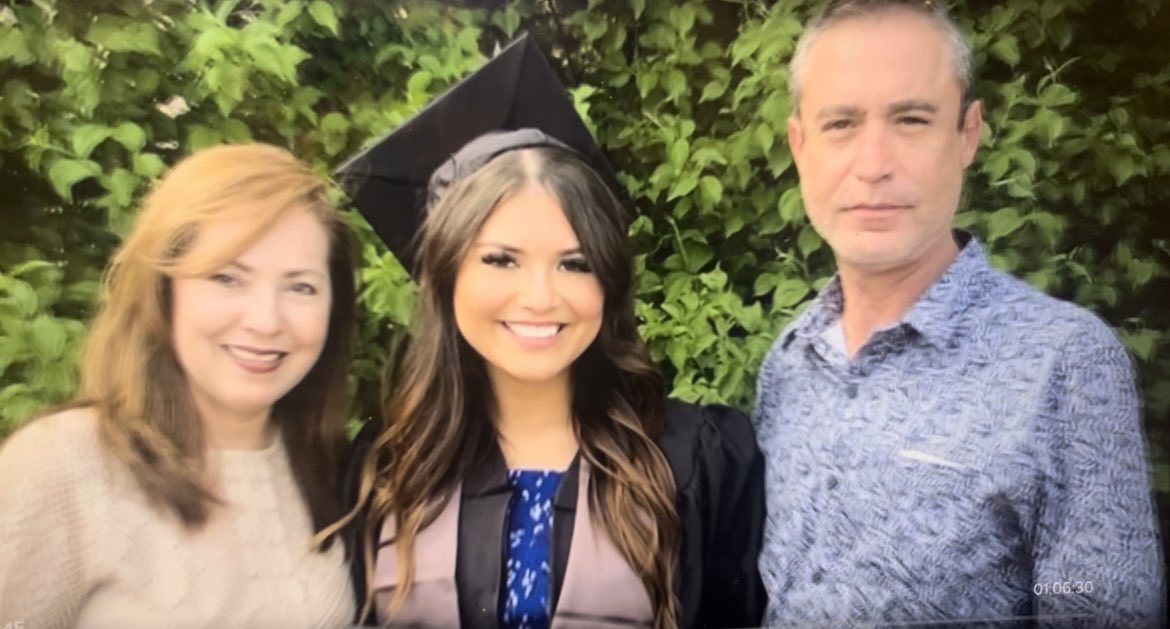 americasPOV's tweet photo. America Lopez Deserves AFP a thread 
She’s a first-gen Mexican American, taught herself english by listening to Shaina Twain, the first in her family to go to college- earning herself a FULL ride to the Ivy League- Brown University w/a biology degree #bb25
https://t.co/timis83Bol https://t.co/cHZvjaMOsq