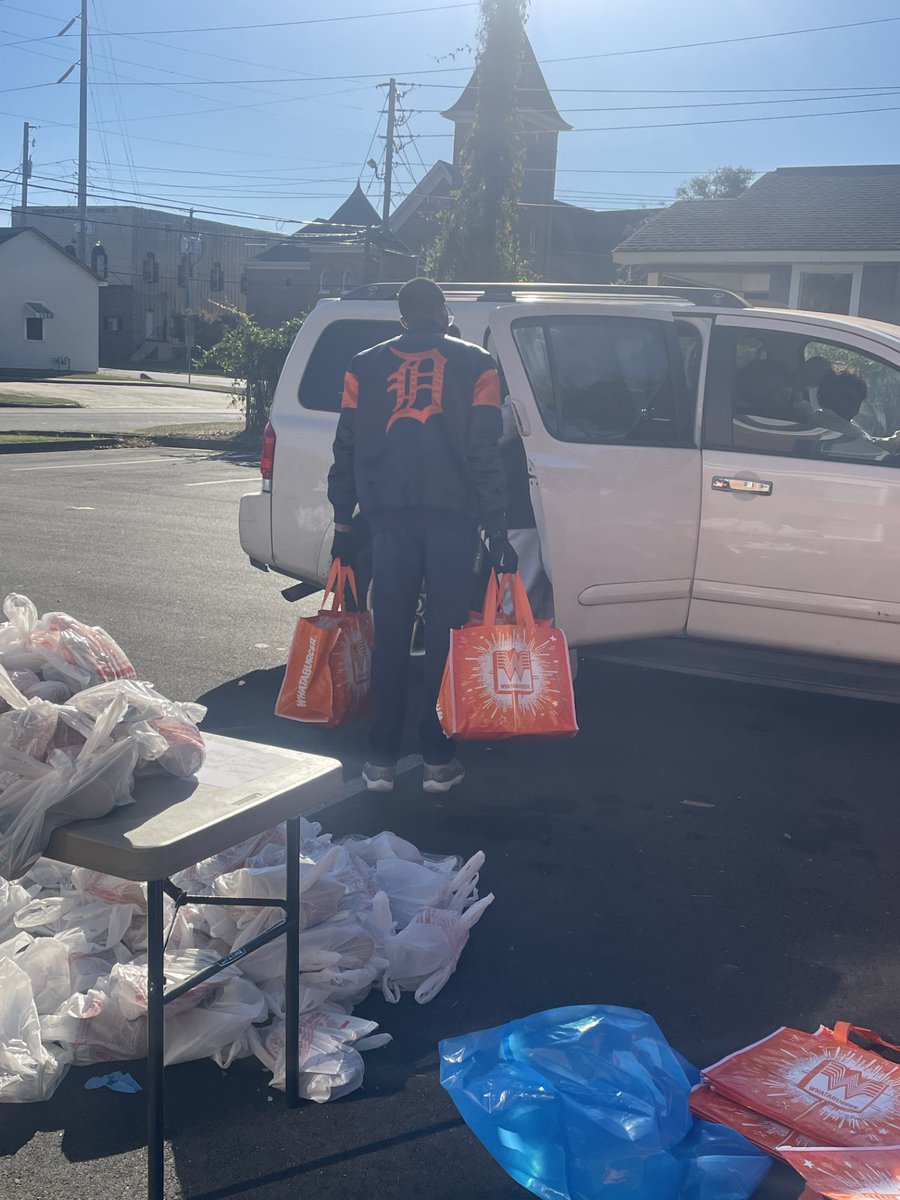 Today, a few of our students had the oppurtunity to give back to the community by helping with the Food Pantry at Tuscaloosa One Place. What a great experience for all of us. #StampedeStrong