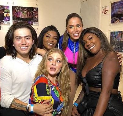 brunorahall's tweet photo. a luisa voltando com o whindersson a anitta vai fazer as pazes com a lud o comeback dessa foto cada dia mais próximo https://t.co/NHzZpyCUbR