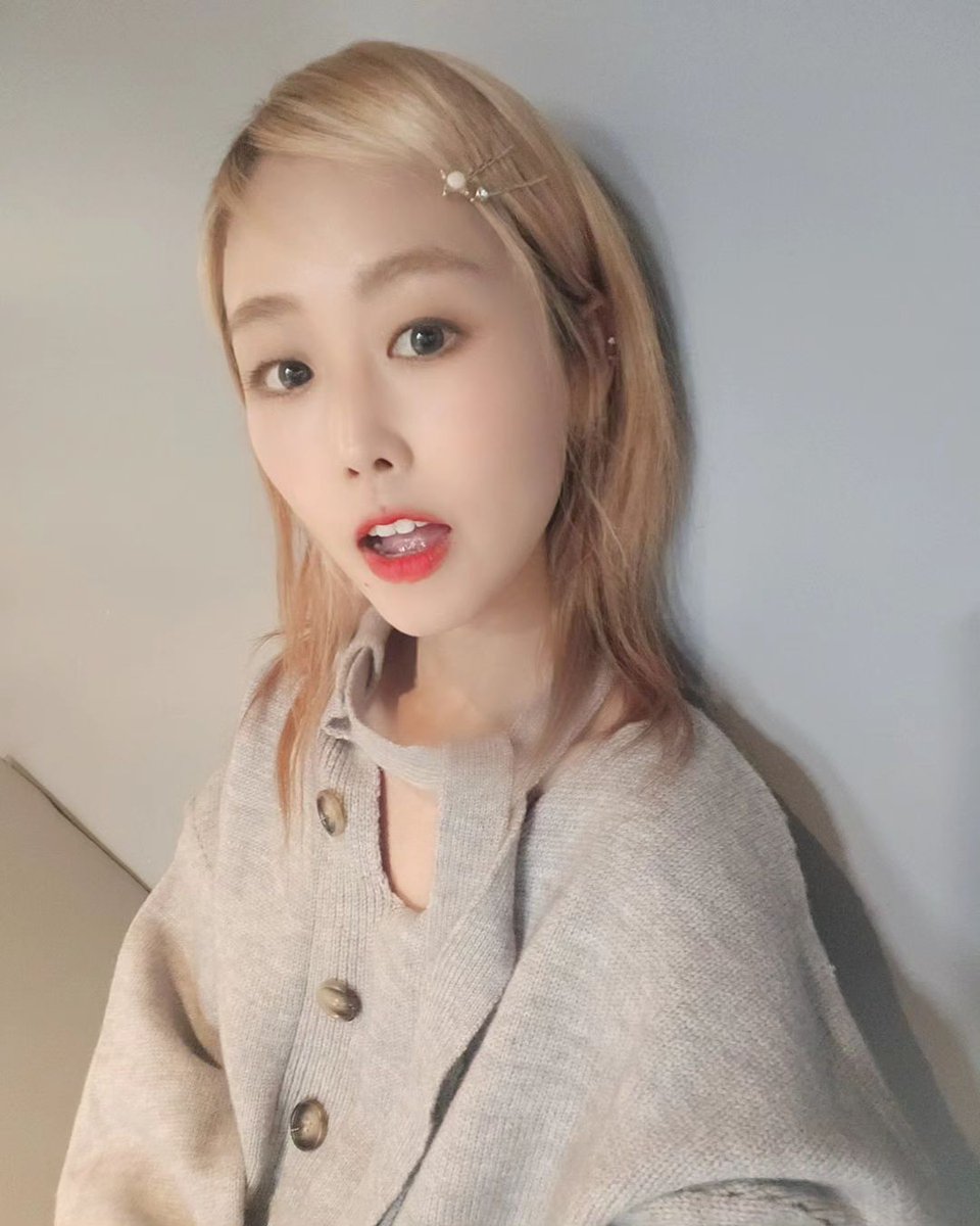dearleesujeong's tweet photo. 231103 mockjong ig update 💌

#MrRadio starts at 5pm! 
See you at #MZLab🫠💙

#LOVELYZ #러블리즈 #BABYSOUL #베이비소울 #LEESUJEONG #이수정 
@Official_LVLZ @LEESUJEONG https://t.co/m7TTeh95eK
