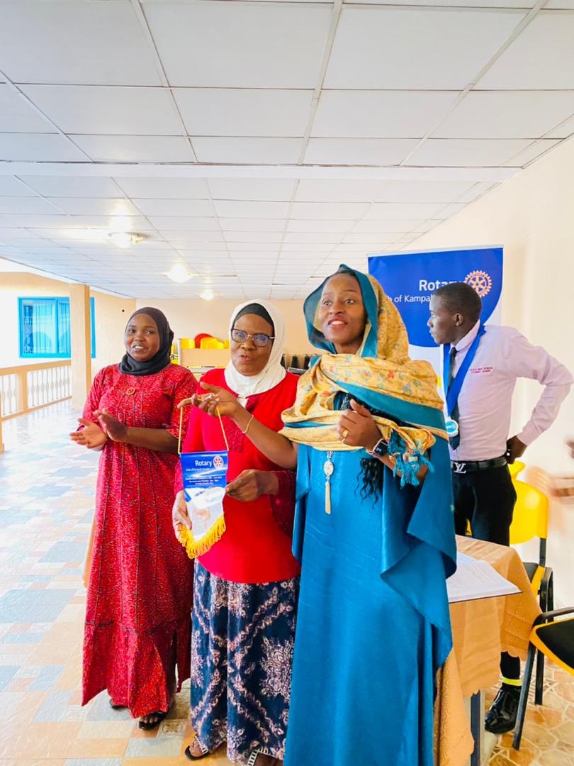 RotaractKibuli's tweet image. Today we had a joint fellowship with our mother club @RotaryKibuli and @interactkololo At Hotel Africana. @RotaractD9213 @Rotaract_TV @RotaryMedia256 @interact9213 

#KibuliGovernment #rctklakibuli #interactweek #prteamkibuligovernment