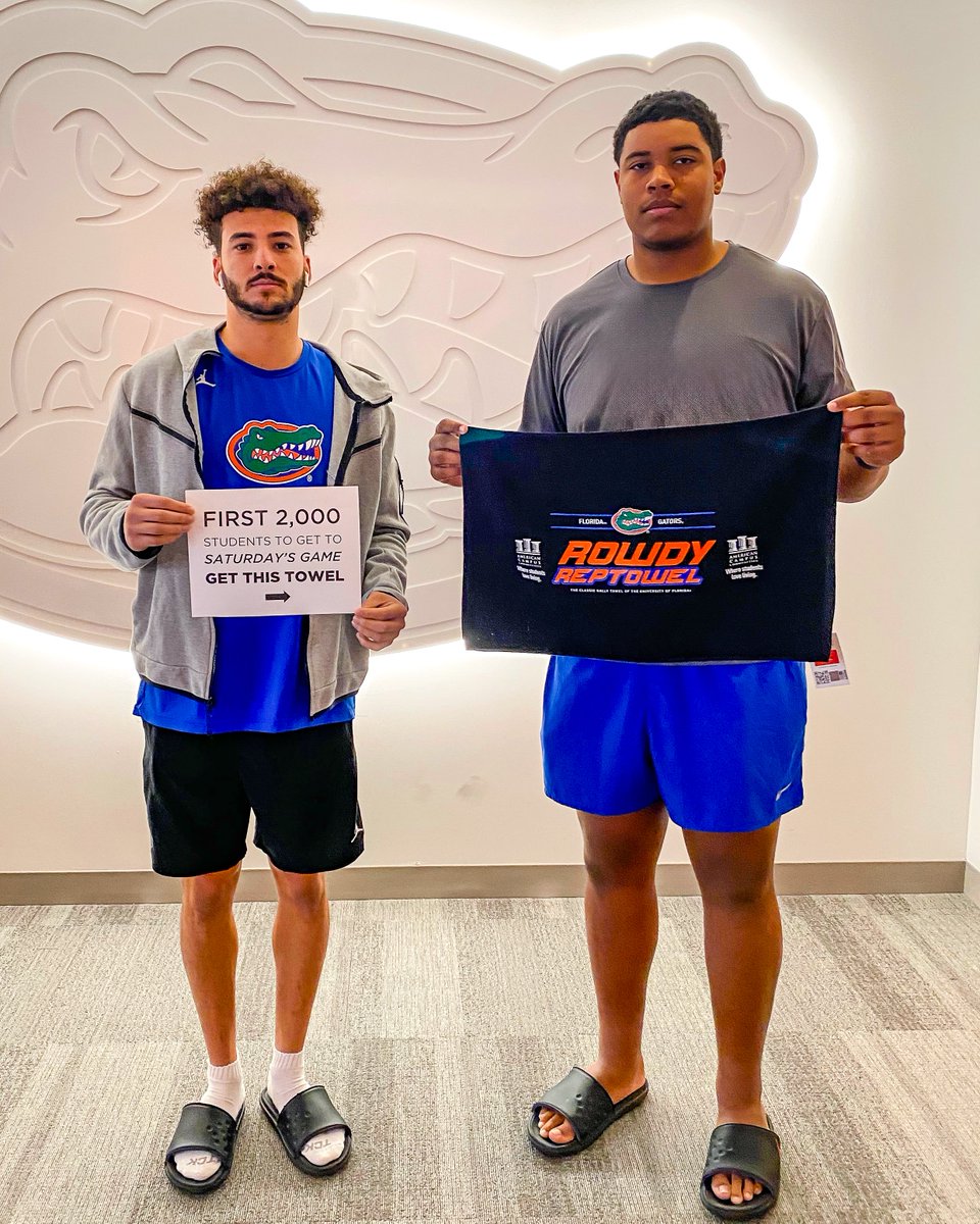 Peep the sign 👀 The first 2,000 students at Saturday’s @GatorsFB game will get a black rally towel for the blackout game!! Towels will be handed out when gates open at 10:30 a.m. at Gate 12! #GoGators