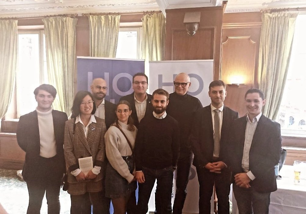 Merci <a href="/EPhilippe_LH/">Edouard Philippe</a> d’être venu à Strasbourg pour échanger et présenter votre livre « Des lieux qui disent » <a href="/VincentThiebaut/">Vincent Thiébaut</a> <a href="/PJakubowicz/">Pierre Jakubowicz 🇫🇷🇪🇺</a>