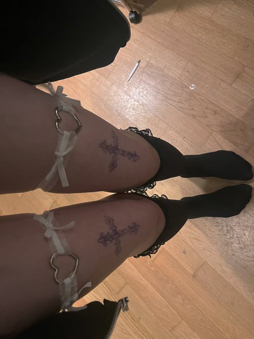 want me to wrap them around your head? https://t.co/mFg2bDvREd<a href="/tag/redhead"class="tags"><span>#redhead</span></a><a href="/tag/uk"class="tags"><span>#uk</span></a><a href="/tag/egirl"class="tags"><span>#egirl</span></a>