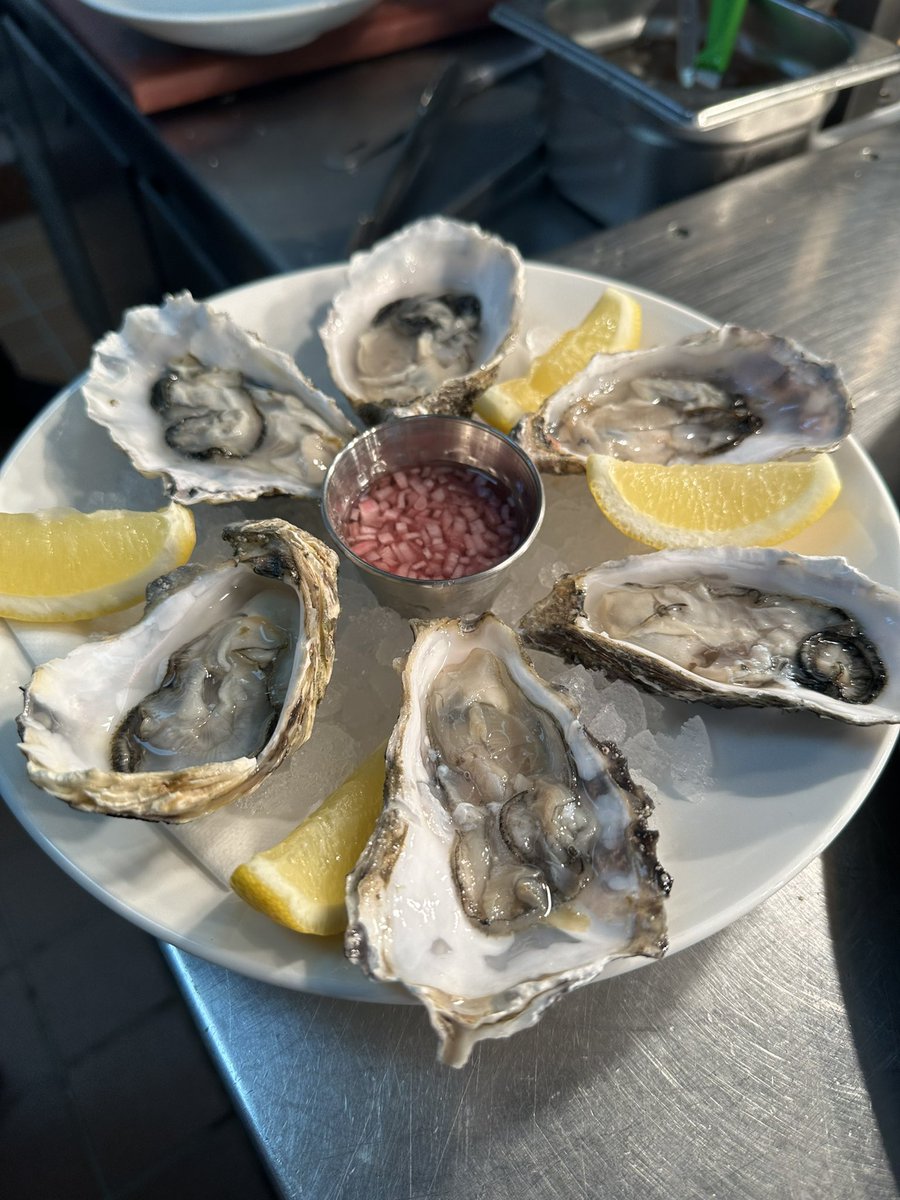 ChefNyasha's tweet photo. 🦪🦪🦪🦪🦪 Oysters ,lemon and sherry vinegars with chopped shallots

@Chef_Tkay https://t.co/6LFBg78eXg