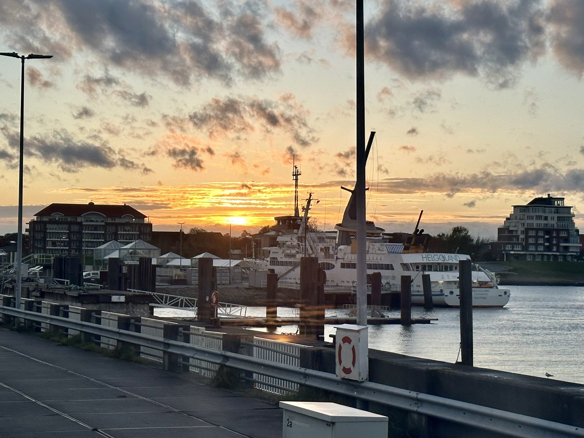 Allen ein schönes Wochenende von der Platte in Cuxhaven (Fährhafen)
