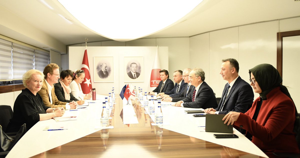 hayribaracli's tweet photo. AB Türkiye Delegasyonu @EUDelegationTur Başkanı Büyükelçi Nikolaus Meyer-Landrut'u @TBB'de ağırladık. 

Belediyelerimizin atık su arıtma, katı atık yönetimi ve yenilenebilir enerjiye geçiş konularında AB desteğiyle başlattıkları çalışmalar hakkında fikir alışverişinde bulunduk. https://t.co/HBoTP4eu8r