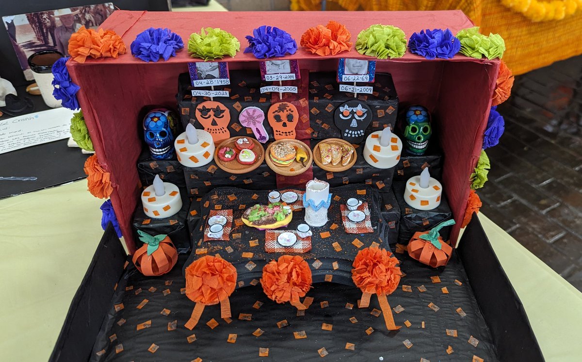 CPSNetwork16's tweet image. Day of the Dead celebration @FCAIBCHICAGO 

@ChiPubSchools