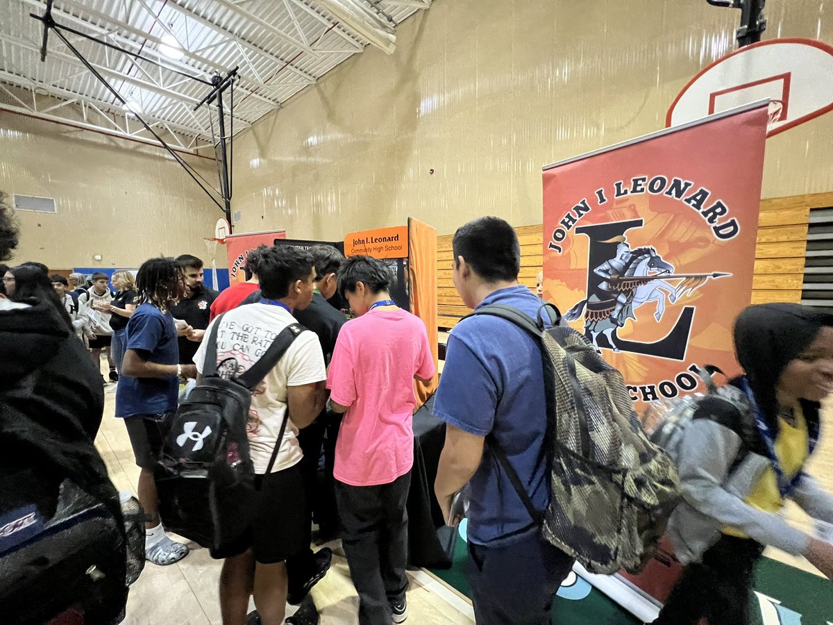 Our High School Information Fair was a huge success!! 🎓💫 Such wonderful opportunities for our Stingray Scholars as they move onto their next educational chapter…
Thank you to all of the schools that shared your time <a href="/palmspringsms/">Palm Springs Middle</a>!! We appreciate you! 💙