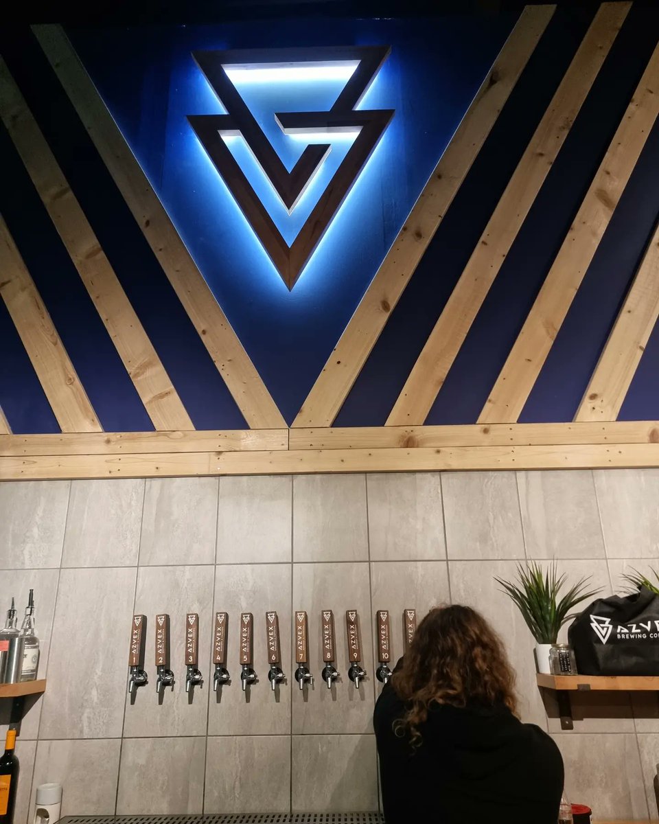 huytonbad's tweet photo. In the office in Liverpool on a Friday, @azvexbrewing tap room 2 minutes across the road, and Friday rhymes with beer so a 13% Impy Stout to start then or wha? #fridayafterwork #fridayrhymeswithbeer #azvexbrewing #taproom #imperialstout #craftbeer #Liverpool https://t.co/BKvKwHjTpk