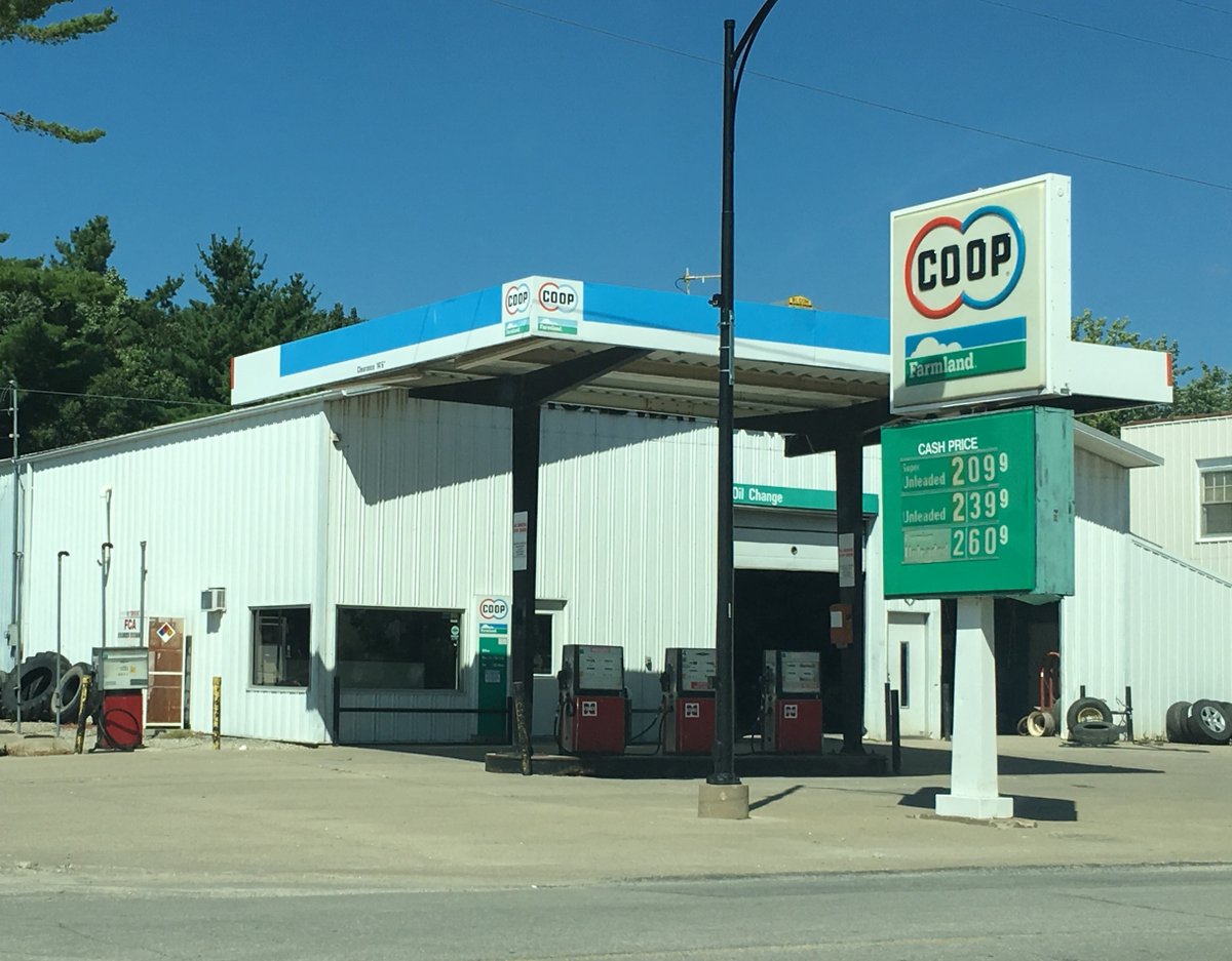 Broadway Service Center is HIRING!

✅Tire Tech and/or Service Mechanic
📍Located in Keota, Iowa

APPLY ON OUR WEBSITE!
keotafarmerscoop.com/full-time-part…